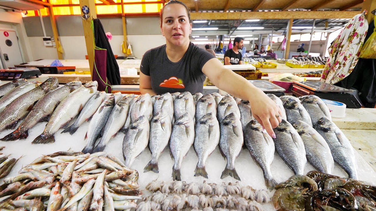 Exploring the Fish Market in Australia: An In-Depth Examination of Oysters and Prawns